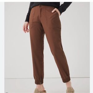 Pact Women's Twill Utility Jogger size small